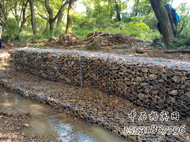 格賓網(wǎng)護岸 格賓網(wǎng)護岸